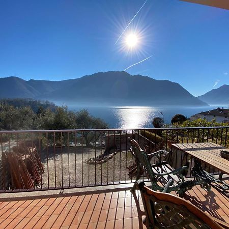 Big Apartment With Lake View And Two Bedrooms Sala Comacina Extérieur photo