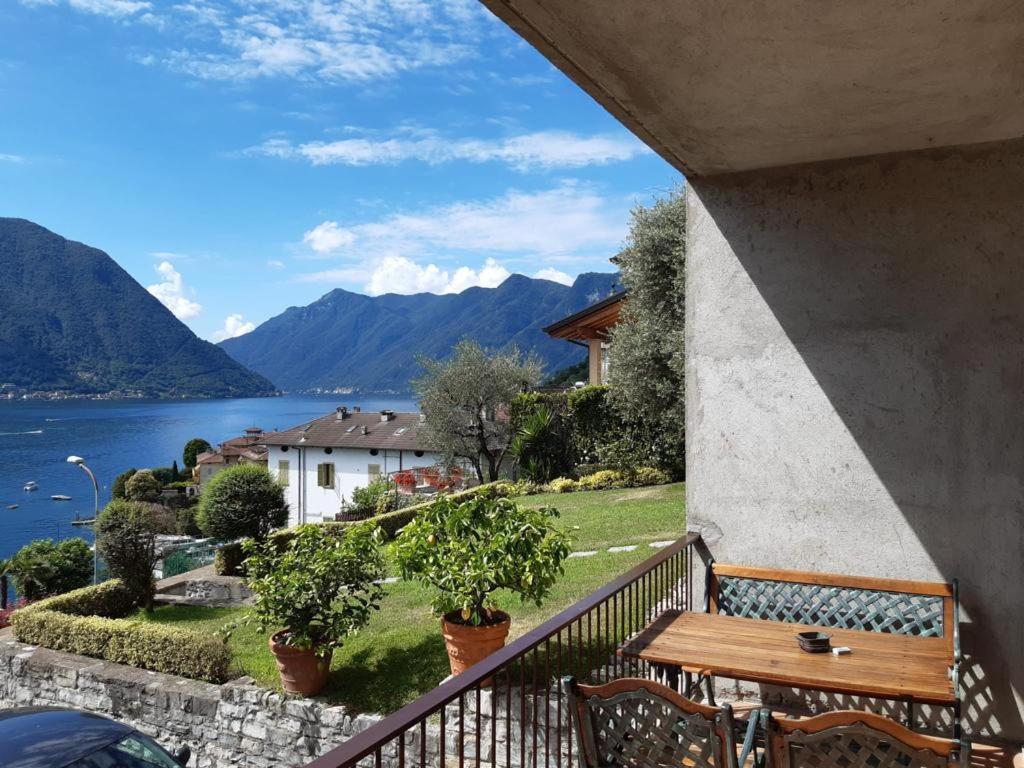 Big Apartment With Lake View And Two Bedrooms Sala Comacina Extérieur photo