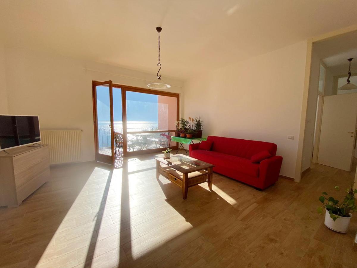 Big Apartment With Lake View And Two Bedrooms Sala Comacina Extérieur photo